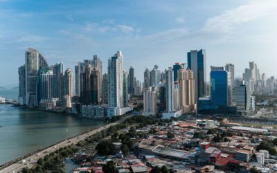 El Centro Bancario Internacional de Panamá alcanza un récord histórico de $100 billones en depósitos.